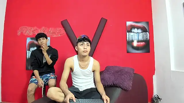 Snapshot of AVENGER_BOYS2026 chatting on 7, 5, 2026 AVENGER BOYS2026 online show from 7, 5, 2026