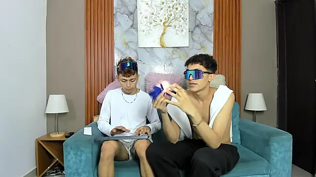 Snapshot of AVENGER_BOYS2026 chatting on 26, 4, 2026 AVENGER BOYS2026 online show from 26, 4, 2026