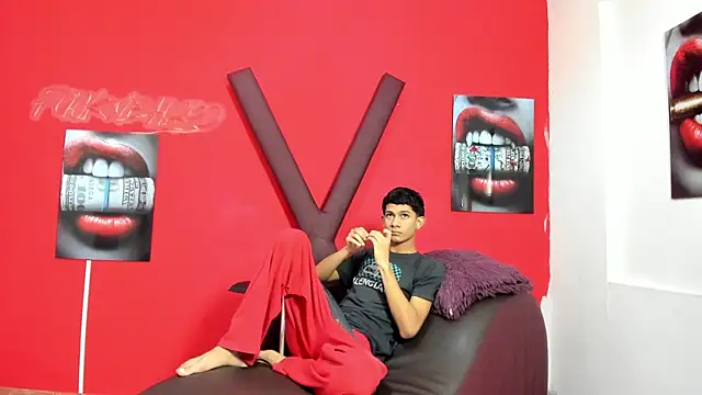 Snapshot of AVENGER_BOYS2026 chatting on 17, 5, 2026 AVENGER BOYS2026 online show from 17, 5, 2026