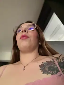 Snapshot of NatalyPinky chatting on 5, 5, 2026 NatalyPinky online show from 5, 5, 2026