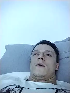 RAFAELQUINTEROSCAVALHEI online show from 5, 4, 2026