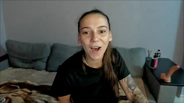 Snapshot of AnnaMized chatting on 8, 5, 2026 AnnaMized online show from 8, 5, 2026