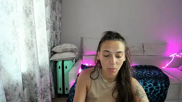 Snapshot of AnnaMized chatting on 2, 4, 2026 AnnaMized online show from 2, 4, 2026