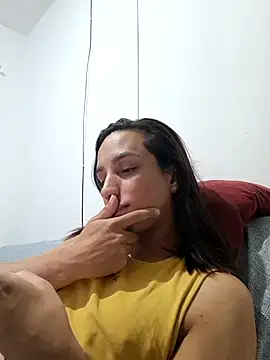 Snapshot of ofjuliaa chatting on 6, 5, 2026 ofjuliaa online show from 6, 5, 2026