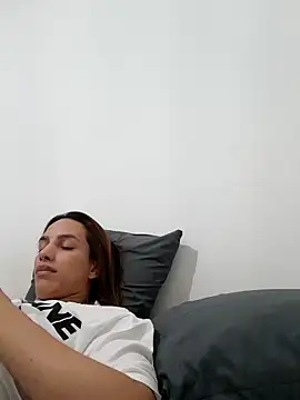 ofjuliaa online show from 17, 3, 2026