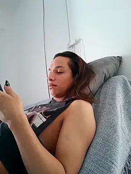 Snapshot of ofjuliaa chatting on 7, 6, 2026 ofjuliaa online show from 7, 6, 2026