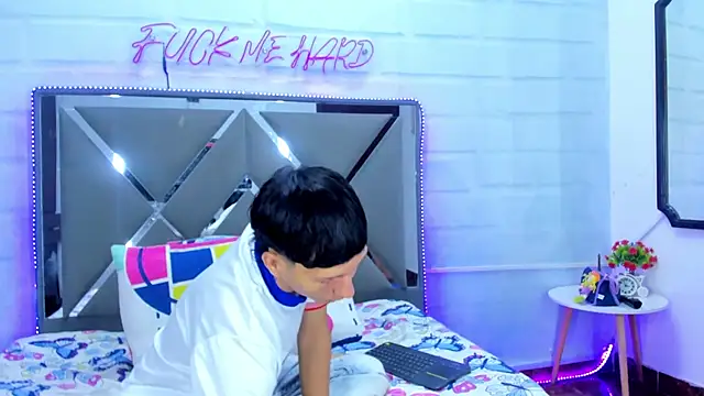 BunnyLove  online show from 20, 4, 2026