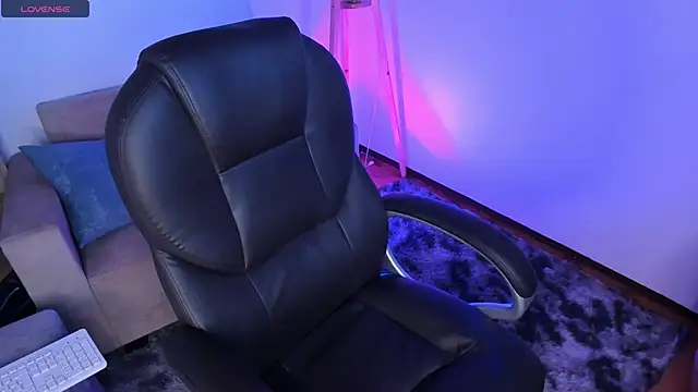 Curly Gold online show from 7, 1, 2026