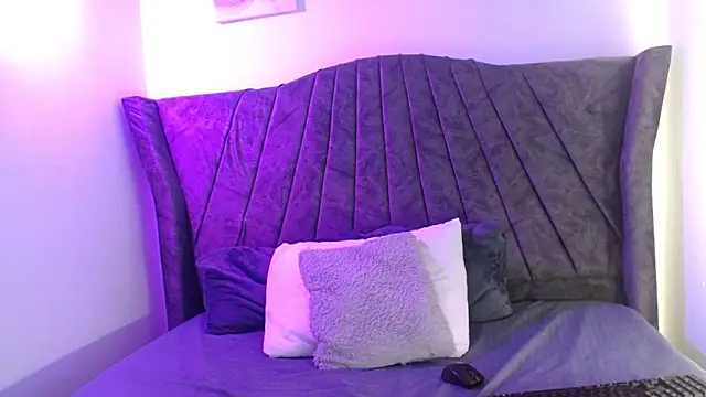 Angel adrien online show from 17, 4, 2026