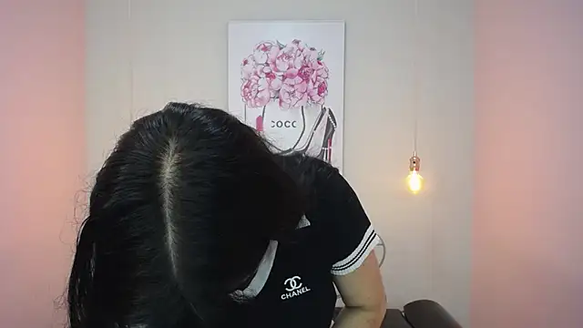 Snapshot of Adri_gomez_x chatting on 25, 4, 2026 Adri gomez x online show from 25, 4, 2026
