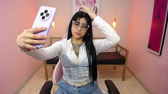 Snapshot of Adri_gomez_x chatting on 25, 5, 2026 Adri gomez x online show from 25, 5, 2026