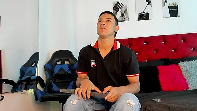 Liamsubtle01 online show from 22, 4, 2026