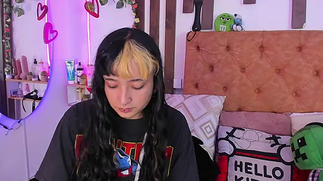 MeowMota  online show from 18, 4, 2026