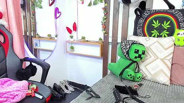 Snapshot of MeowMota_ chatting on 18, 7, 2026 MeowMota online show from 18, 7, 2026