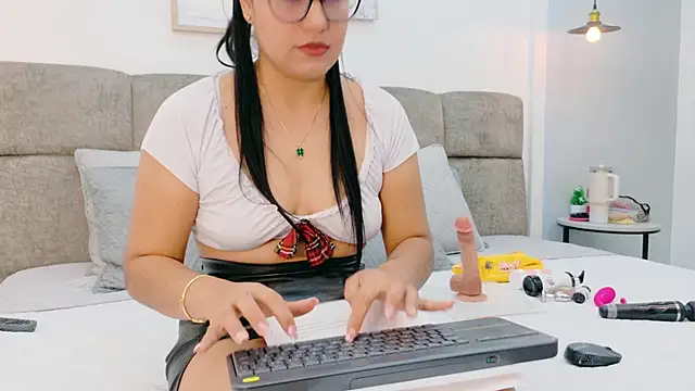 Snapshot of AlmaRose_ chatting on 14, 5, 2026 AlmaRose online show from 14, 5, 2026