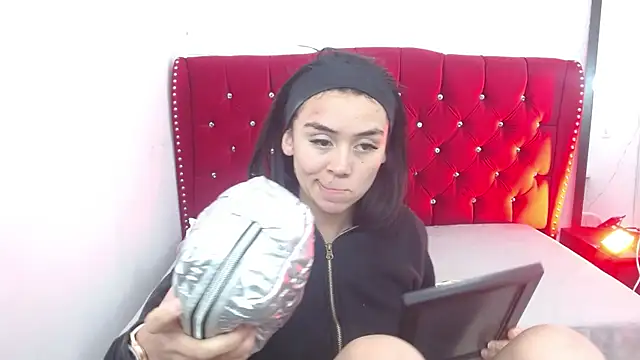 Snapshot of sofiaspring chatting on 20, 6, 2026 sofiaspring online show from 20, 6, 2026