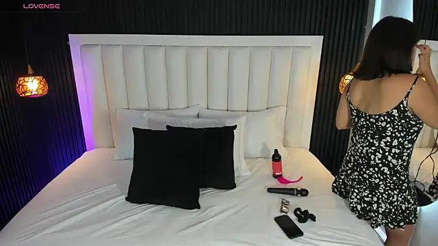 PandoraMiller online show from 10, 2, 2026