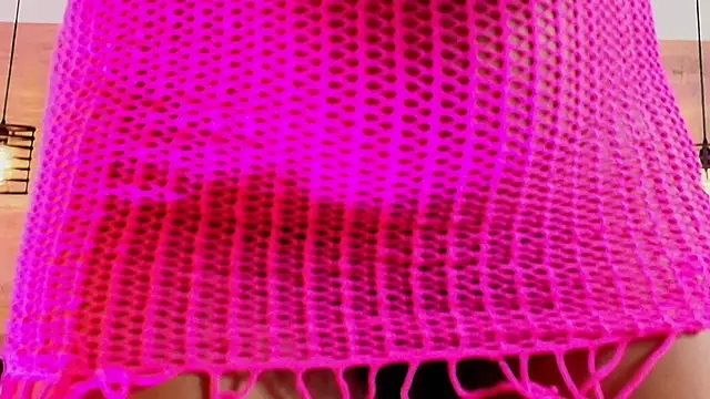 Snapshot of Ellie-Alves chatting on 19, 5, 2026 Ellie-Alves online show from 19, 5, 2026