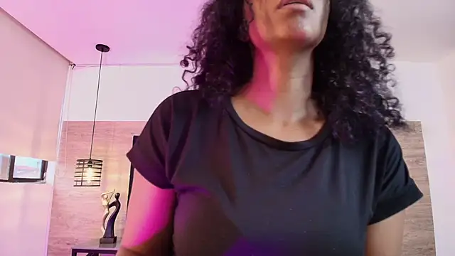 Snapshot of Ellie-Alves chatting on 17, 7, 2026 Ellie-Alves online show from 17, 7, 2026