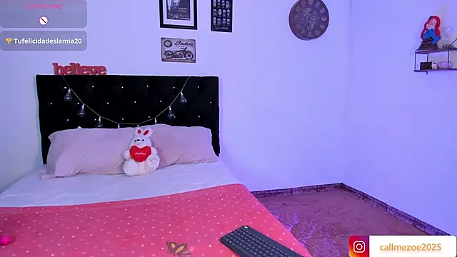 Snapshot of zoe_siren chatting on 18, 1, 2026 zoe siren online show from 18, 1, 2026