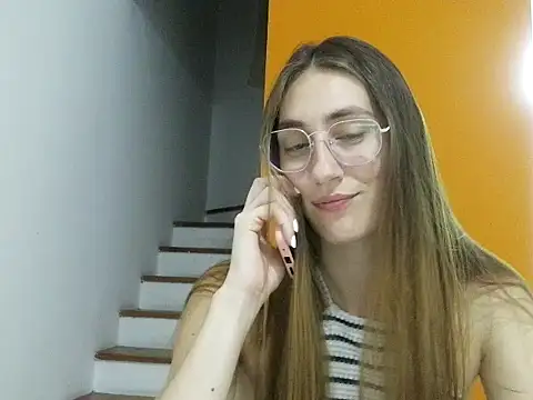 Noracherry online show from 4, 3, 2026