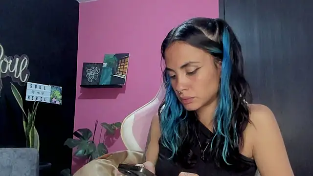 Snapshot of azula_lillet chatting on 6, 5, 2026 azula lillet online show from 6, 5, 2026