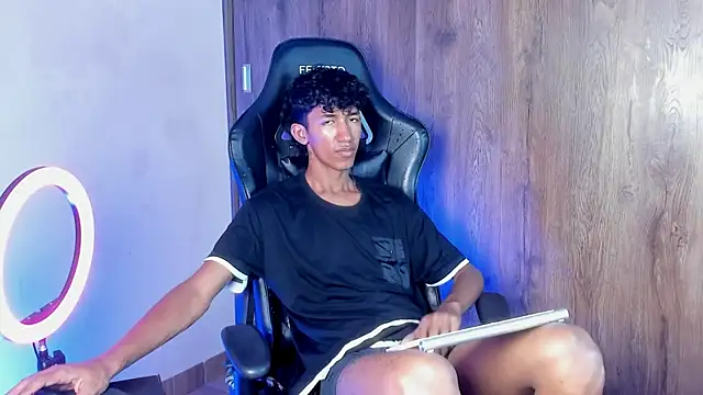 neitan miller  online show from 15, 4, 2026