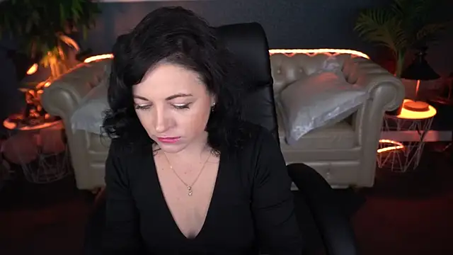 Dafni Monn online show from 1, 4, 2026