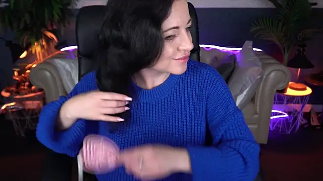 Dafni Monn online show from 15, 4, 2026