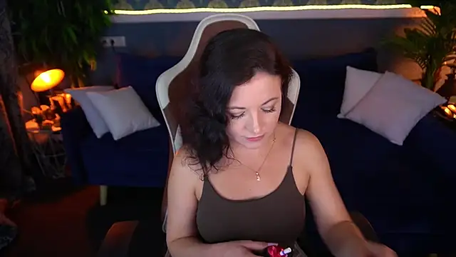 Dafni Monn online show from 28, 7, 2026