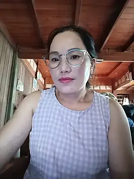 Snapshot of yu--yo chatting on 9, 7, 2026 yu--yo online show from 9, 7, 2026