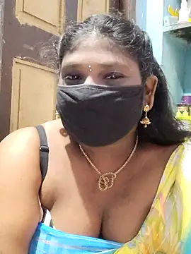 Snapshot of divyasree1431 chatting on 26, 6, 2026 divyasree1431 online show from 26, 6, 2026