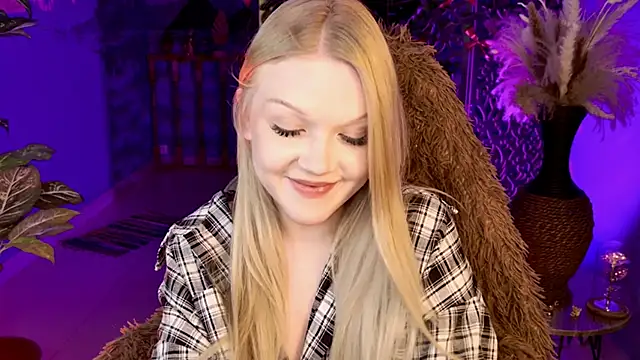 ChloeWhite online show from 12, 3, 2026