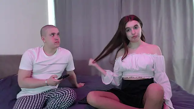 Eva Alex  online show from 5, 4, 2026