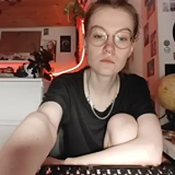 Shy Bamby online show from 5, 4, 2026