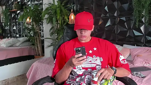Snapshot of elliot_colton chatting on 21, 6, 2026 elliot colton online show from 21, 6, 2026