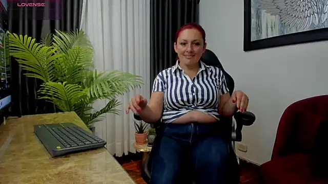Snapshot of VictoriaPaker chatting on 3, 5, 2026 VictoriaPaker online show from 3, 5, 2026