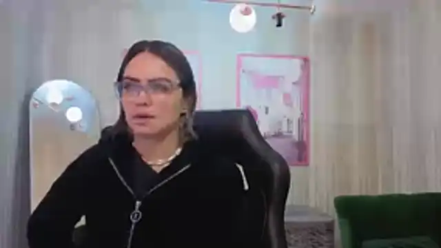 Snapshot of zarcasutra_t chatting on 6, 6, 2026 zarcasutra t online show from 6, 6, 2026