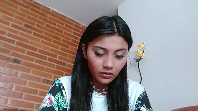 Snapshot of Lia_rouse04 chatting on 9, 6, 2026 Lia rouse04 online show from 9, 6, 2026