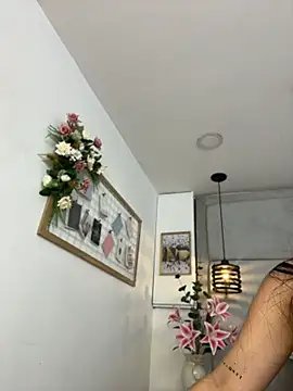 IvonneOwen online show from 17, 7, 2026