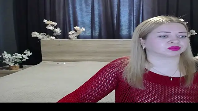 Snapshot of OliviaVerr chatting on 8, 3, 2026 OliviaVerr online show from 8, 3, 2026