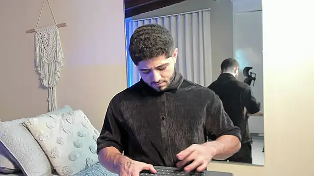 Thiago moretti online show from 6, 3, 2026