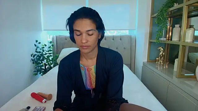 Maxine Spencer online show from 6, 2, 2026