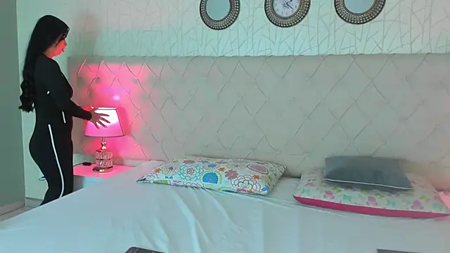 TinyRosee online show from 10, 2, 2026