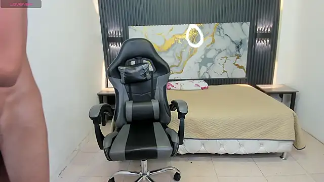 Dark Desiree18 online show from 5, 3, 2026