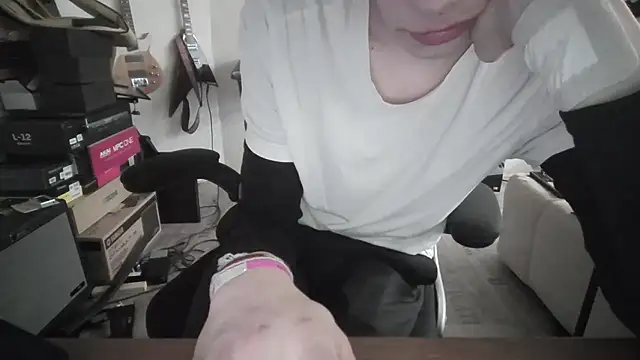 Snapshot of YessuRisk chatting on 12, 1, 2026 YessuRisk online show from 12, 1, 2026