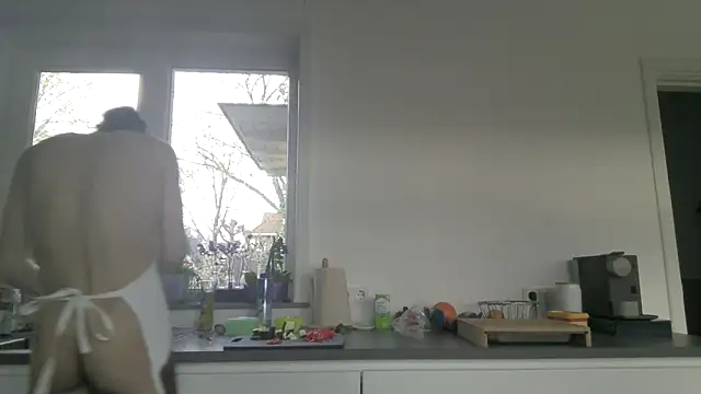 Snapshot of YessuRisk chatting on 4, 4, 2026 YessuRisk online show from 4, 4, 2026