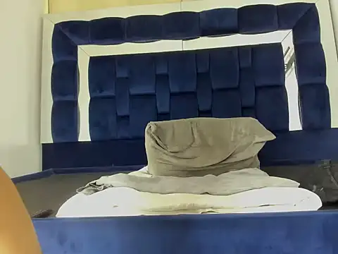 Scook Gray  online show from 12, 2, 2026