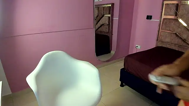 evelyn lovv online show from 4, 3, 2026