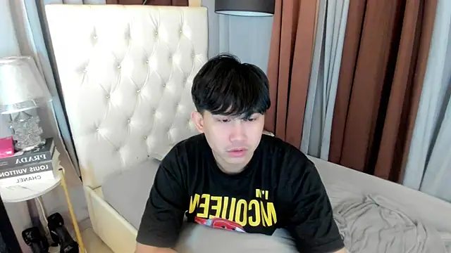 Snapshot of davincihugecock chatting on 13, 7, 2026 davincihugecock online show from 13, 7, 2026